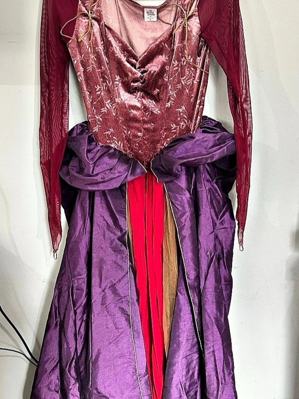 Hocus Pocus Sarah Sanderson Costume Purple & Pink women’s Size small